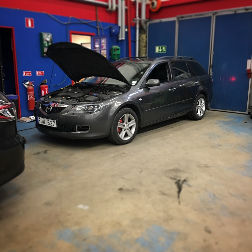 Byta lampa i bilen..